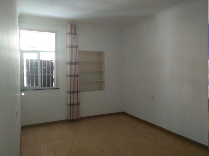 市一楼带院子进出方便