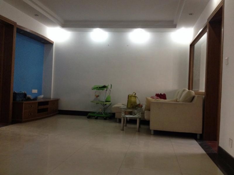 景湖嘉苑+3室精装+领包入住+急出租