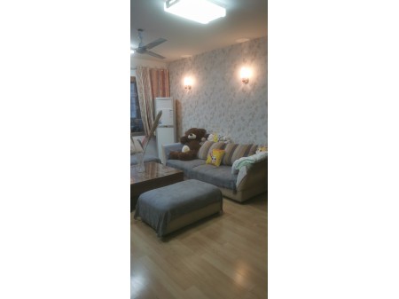 安庆市光彩三期南边丹桂花园小区140平三楼电梯房出售，联系15240059277